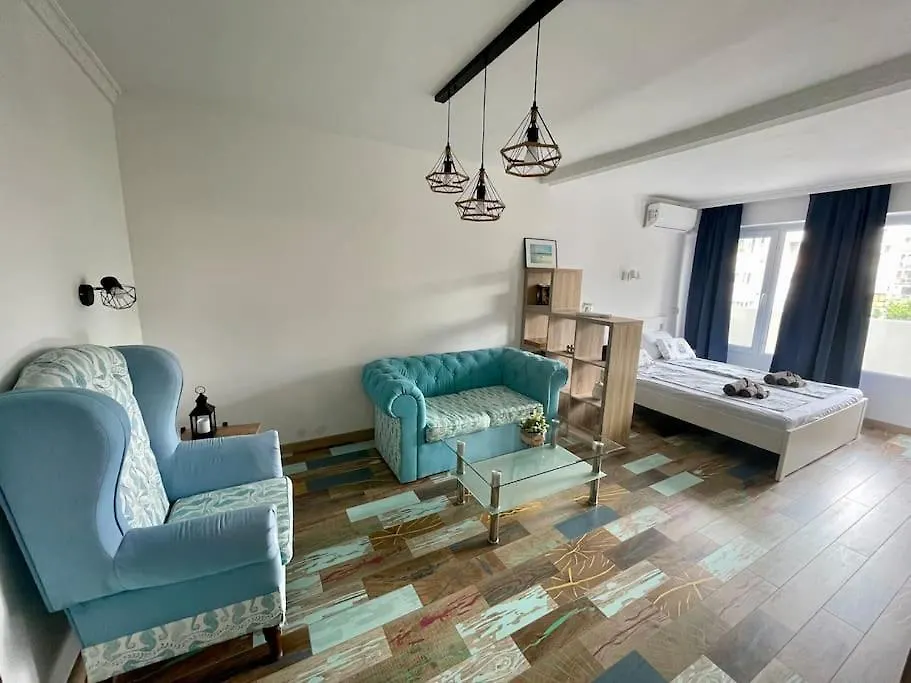Sunny Seaside Retreat In Burgas Apartamento