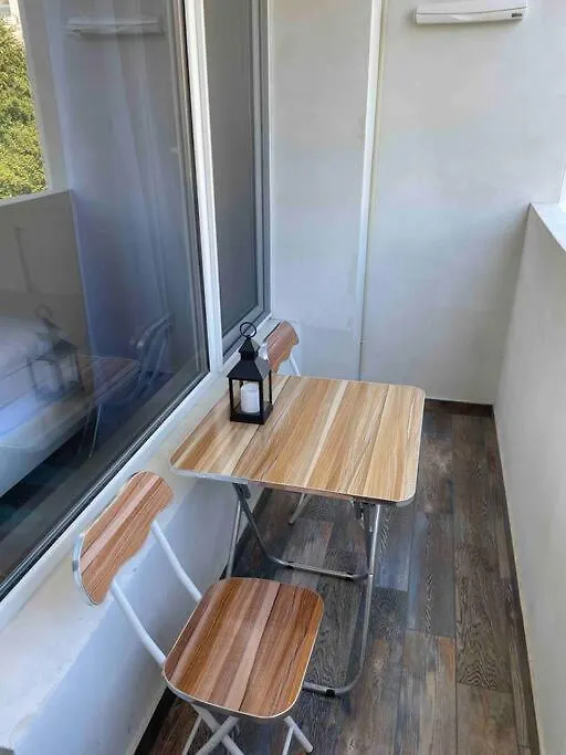 Sunny Seaside Retreat In Burgas Apartamento