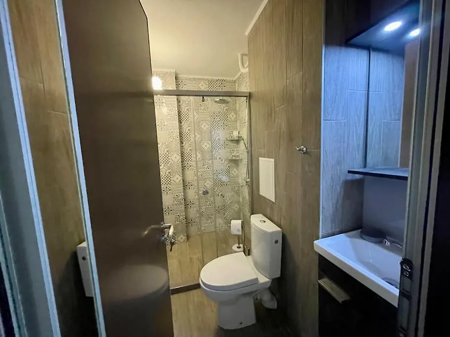Sunny Seaside Retreat In Burgas Apartamento Bulgária